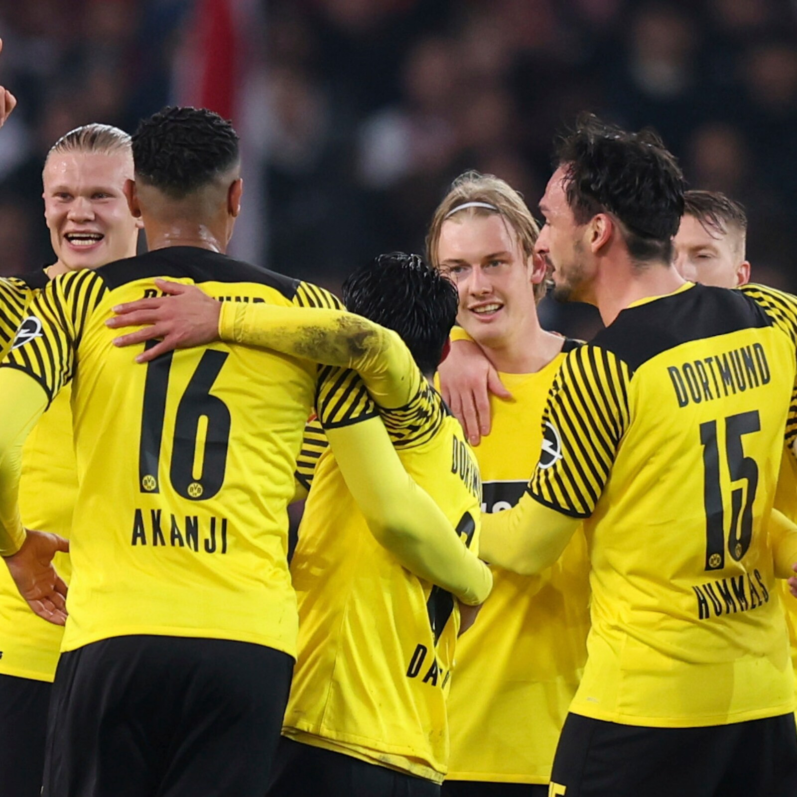 Brandt strikes late for Dortmund  | The Express Tribune