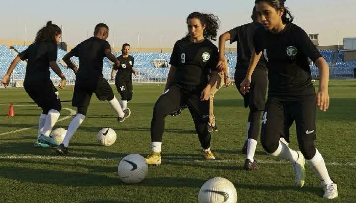 Head-spinning shift in Saudi women’s football | The Express Tribune