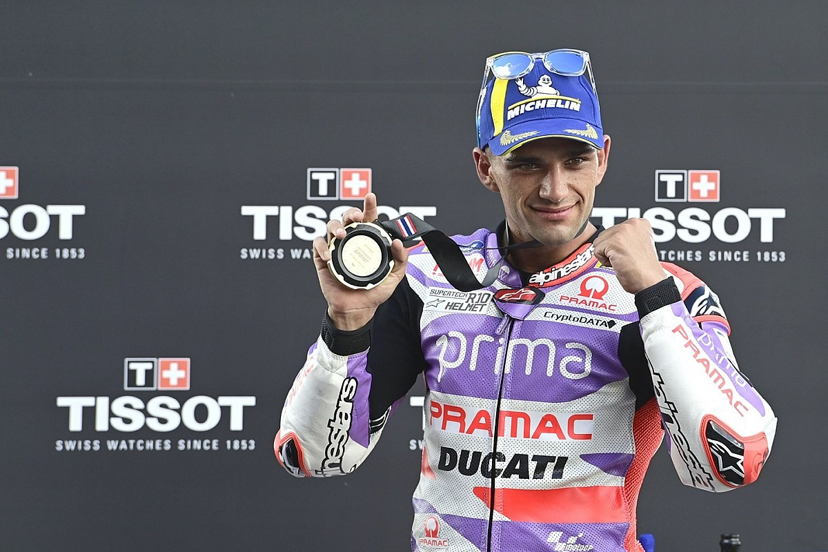 Martin wins Thai sprint to cut Bagnaia MotoGP lead to 18 points | The Express Tribune