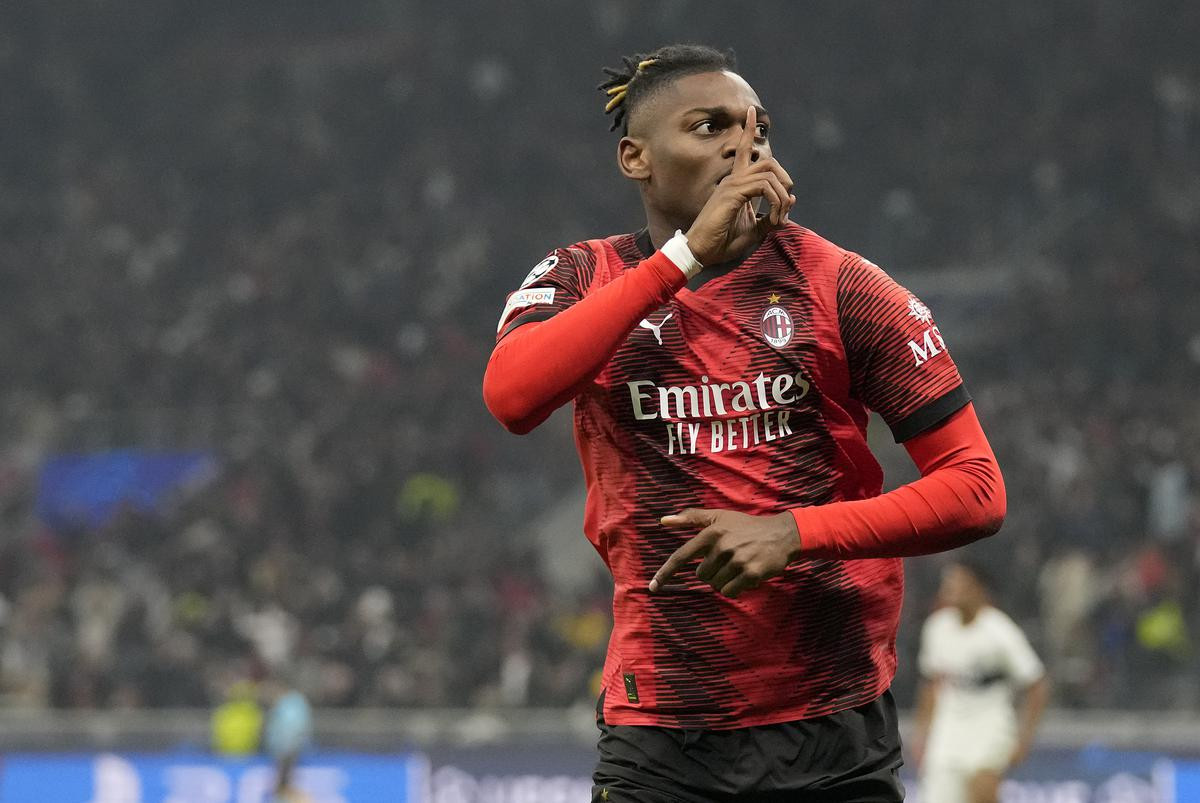 Leao outshines Mbappe as Milan edge PSG | The Express Tribune