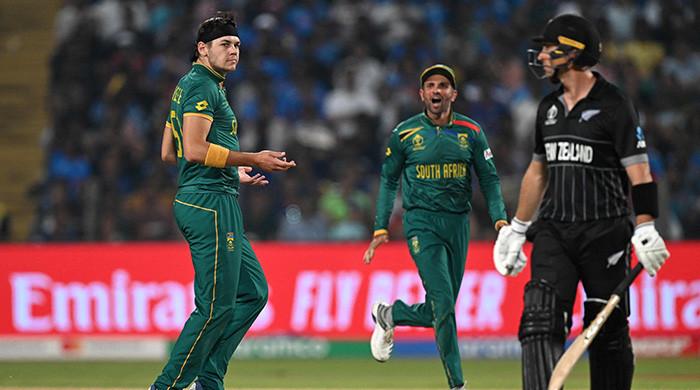 South Africa send New Zealand batters packing in major win in World Cup