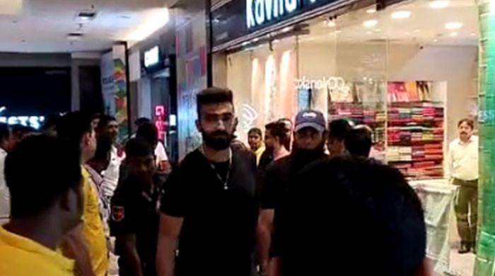 WATCH: Pakistan's cricket team goes shopping in India