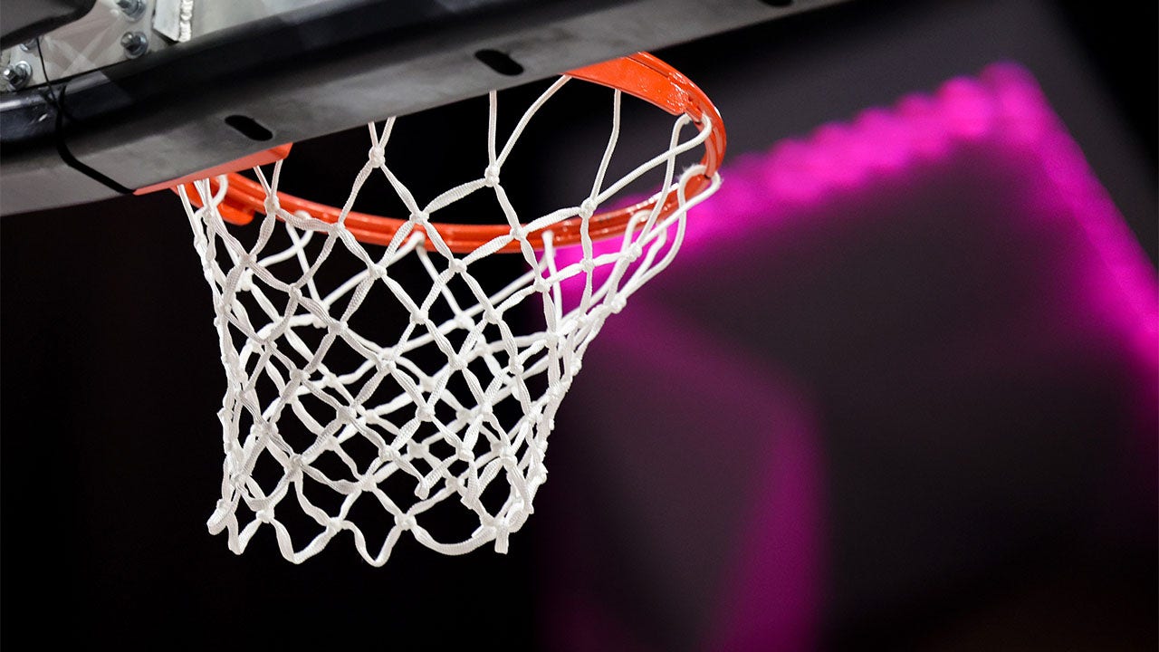 New York high school girls basketball game called after antisemitic slurs toward players: report