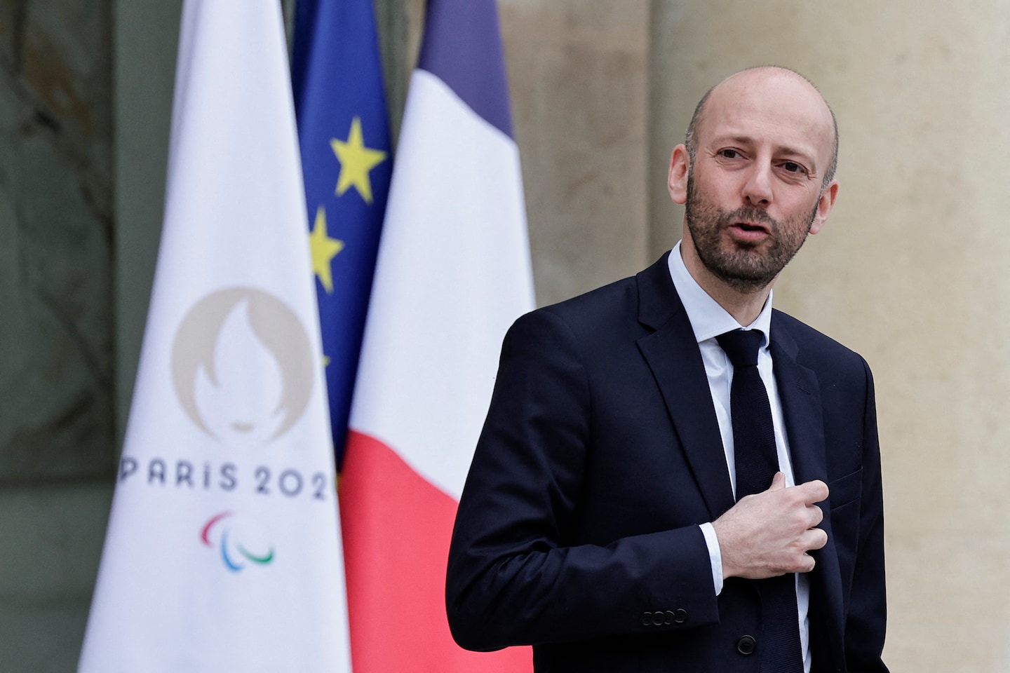 France, worried about Olympics strikes, will pay government workers more