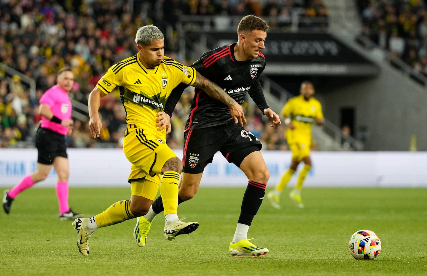D.C. United, up a goal and a man, settles for a draw at Columbus